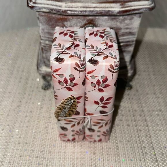 Vila Cardillum Triple Milled Winter Berries Scented 2 Soaps - Picture 4 of 7